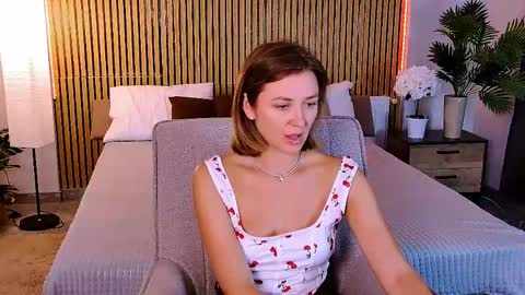 Snapshot of cutemirage chatting on June 10, 2:38 pm cutemirage online show from June 10, 2:38 pm