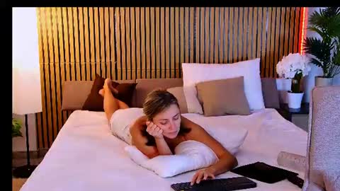 cutemirage online show from July 15, 3:17 pm