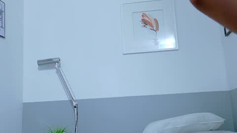 cutepetitee online show from June 13, 7:34 pm