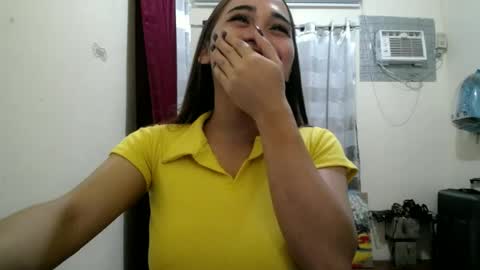 Snapshot of cutepinay143 chatting on July 4, 12:00 pm isabel online show from July 4, 12:00 pm
