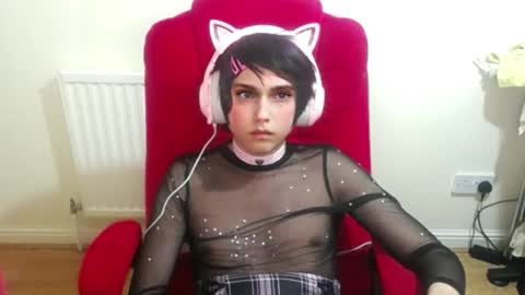 Snapshot of cutest_princess chatting on October 2, 10:17 pm cutest_princess online show from October 2, 10:17 pm