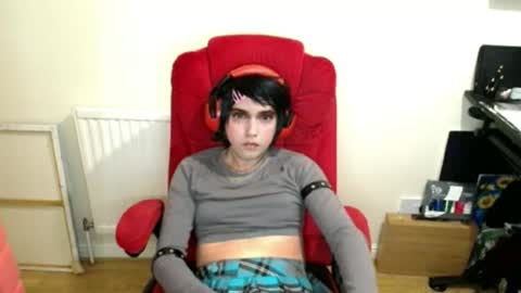 Snapshot of cutest_princess chatting on June 16, 10:23 pm cutest_princess online show from June 16, 10:23 pm