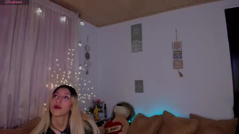 cuteweed420 online show from July 26, 11:33 pm