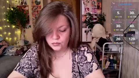 cutewhip online show from April 22, 1:23 pm