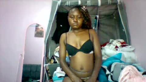 Snapshot of cutezola chatting on November 24, 4:34 am cutezola online show from November 24, 4:34 am