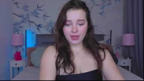 Snapshot of cutie__cutiee_ chatting on December 20, 10:50 pm Nika online show from December 20, 10:50 pm