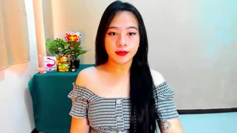 Snapshot of cutie_asianwoman chatting on October 17, 6:49 am cutie_asianwoman online show from October 17, 6:49 am