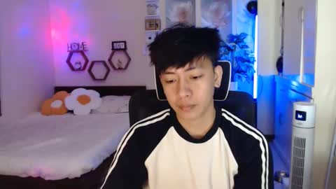 Neil Taylor online show from January 8, 6:43 pm