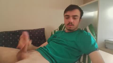 cutie garlix online show from April 8, 9:09 am