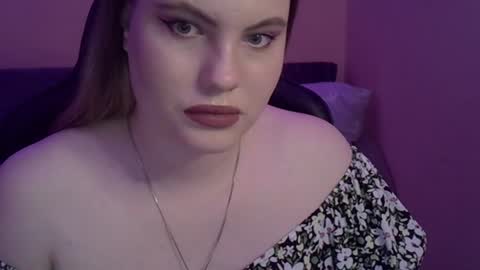 Snapshot of cutie_girl__ chatting on July 15, 8:30 am cutie_girl__ online show from July 15, 8:30 am