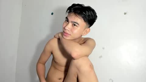 Snapshot of cutie_luwi chatting on November 18, 11:15 pm luwi online show from November 18, 11:15 pm