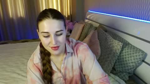 ViVi online show from November 27, 10:50 am