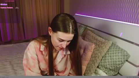 ViVi online show from December 3, 8:12 am