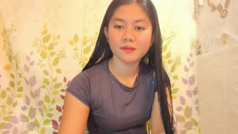 Snapshot of cutieasiantreasure chatting on January 4, 6:41 am pinaybeauty online show from January 4, 6:41 am