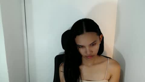 cutiee_lily2 online show from May 28, 1:25 am