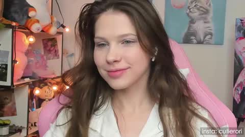 Snapshot of cutierori chatting on February 27, 5:15 pm Rori  Instagram cutierori  online show from February 27, 5:15 pm