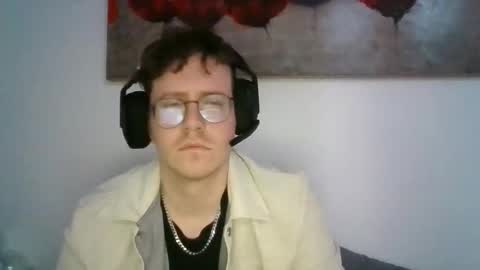 cutiie2004 online show from May 5, 9:01 pm