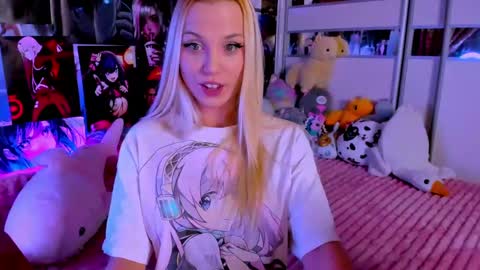 Snapshot of cuttie_ponyy chatting on December 15, 9:31 pm Nora online show from December 15, 9:31 pm