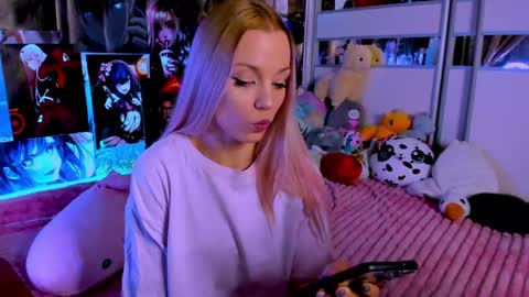 Snapshot of cuttie_ponyy chatting on January 4, 12:48 am Nora online show from January 4, 12:48 am