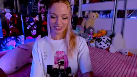 Snapshot of cuttie_ponyy chatting on January 10, 9:42 pm Nora online show from January 10, 9:42 pm