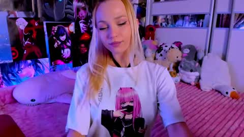 Snapshot of cuttie_ponyy chatting on February 15, 9:26 pm Nora online show from February 15, 9:26 pm