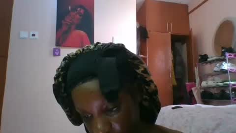 cutty_teshy online show from March 7, 8:55 am