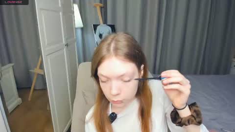 Snapshot of cuty_petite chatting on July 7, 5:54 am Anne online show from July 7, 5:54 am