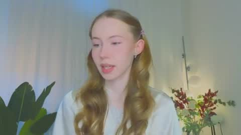 Snapshot of cuute_angell chatting on July 26, 5:09 pm Virginia See you on Sunday online show from July 26, 5:09 pm