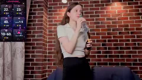 Snapshot of cwendenmon chatting on July 1, 7:13 pm Ashly online show from July 1, 7:13 pm