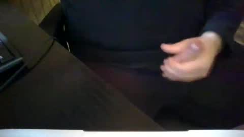 Snapshot of cybercustodian chatting on November 7, 4:40 pm cybercustodian online show from November 7, 4:40 pm