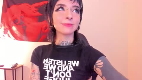 Snapshot of cyberia____________________ chatting on March 13, 3:57 am cel I am independent Help me reach 200 thumbs up uwu online show from March 13, 3:57 am