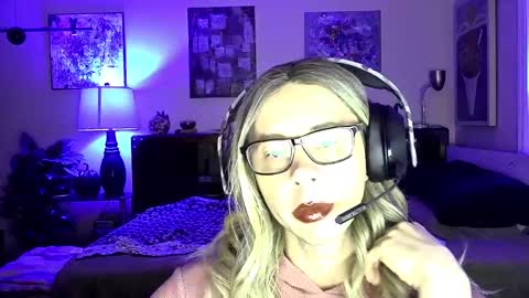 Snapshot of cyberkaleninja chatting on January 5, 2:38 am Nicki Molotov online show from January 5, 2:38 am