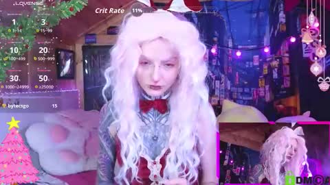 Snapshot of cybernekko chatting on December 17, 5:24 am Neko online show from December 17, 5:24 am