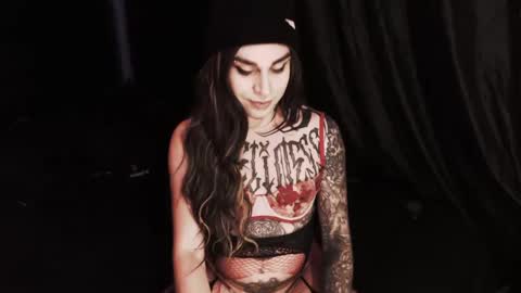 Snapshot of cybertrouble_ chatting on December 5, 11:29 pm Nikki online show from December 5, 11:29 pm