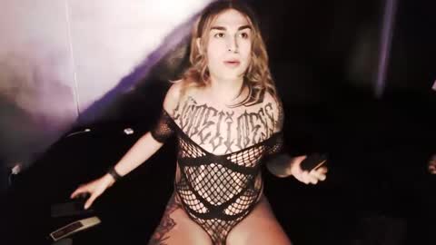 Snapshot of cybertrouble_ chatting on January 11, 10:29 pm Nikki online show from January 11, 10:29 pm