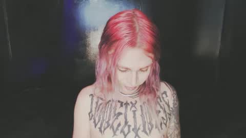 Snapshot of cybertrouble_ chatting on October 11, 3:28 am Nikki online show from October 11, 3:28 am