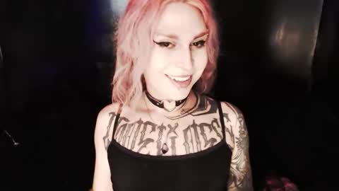 Snapshot of cybertrouble_ chatting on October 12, 9:14 pm Nikki online show from October 12, 9:14 pm