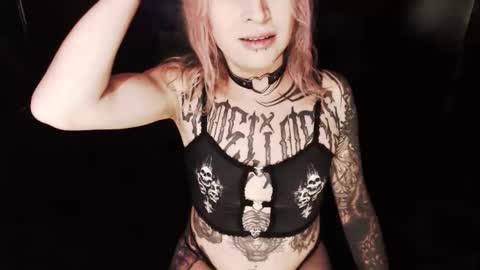 Snapshot of cybertrouble_ chatting on October 26, 12:27 am Nikki online show from October 26, 12:27 am