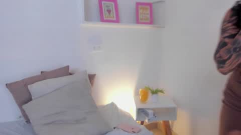 Snapshot of cylie_lee chatting on January 1, 4:07 am Cylie online show from January 1, 4:07 am