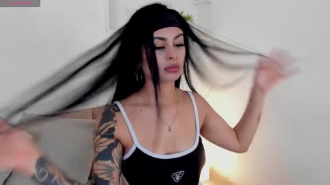 Snapshot of cylie_lee chatting on January 11, 3:52 pm Cylie online show from January 11, 3:52 pm