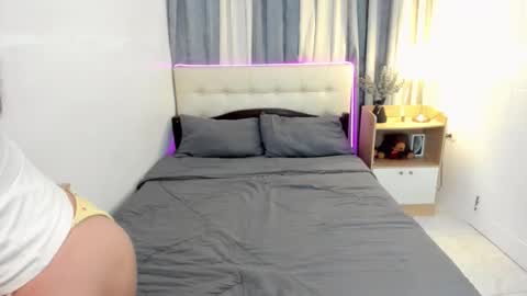 cynthiagwapa09 online show from November 11, 11:49 pm