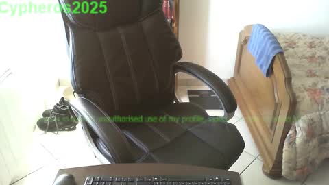 Snapshot of cypheros2025 chatting on October 15, 9:20 am Chris online show from October 15, 9:20 am