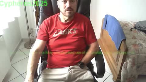 Snapshot of cypheros2025 chatting on October 16, 8:59 am Chris online show from October 16, 8:59 am