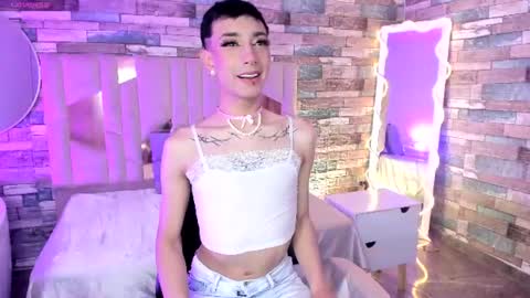 cyrus_tay online show from June 17, 11:34 am