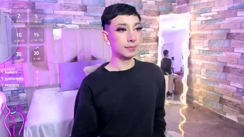 cyrus_tay online show from June 18, 11:58 am