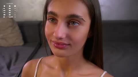 Isabella online show from June 12, 1:04 am