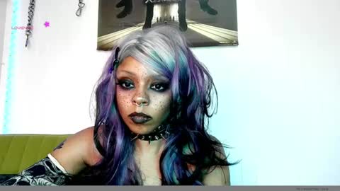 nerdyhotgoth online show from June 18, 10:47 pm