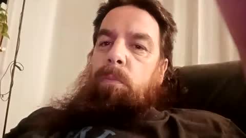 Snapshot of d1988 chatting on February 4, 9:28 am D online show from February 4, 9:28 am