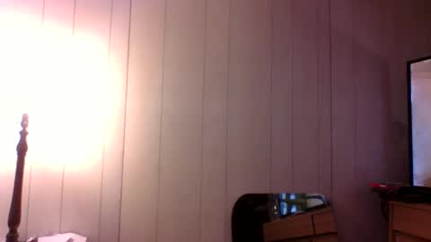 Snapshot of d1d_u_m1ss_1t chatting on April 18, 9:57 am d1d_u_m1ss_1t online show from April 18, 9:57 am