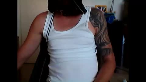 Snapshot of d3rh3ld chatting on September 19, 9:00 am d3rh3ld online show from September 19, 9:00 am